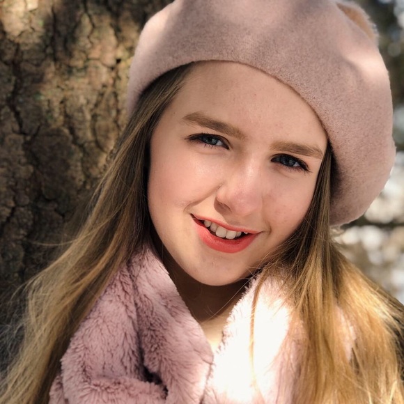 Meet your Posher, Jenny - Picture 1 of 1